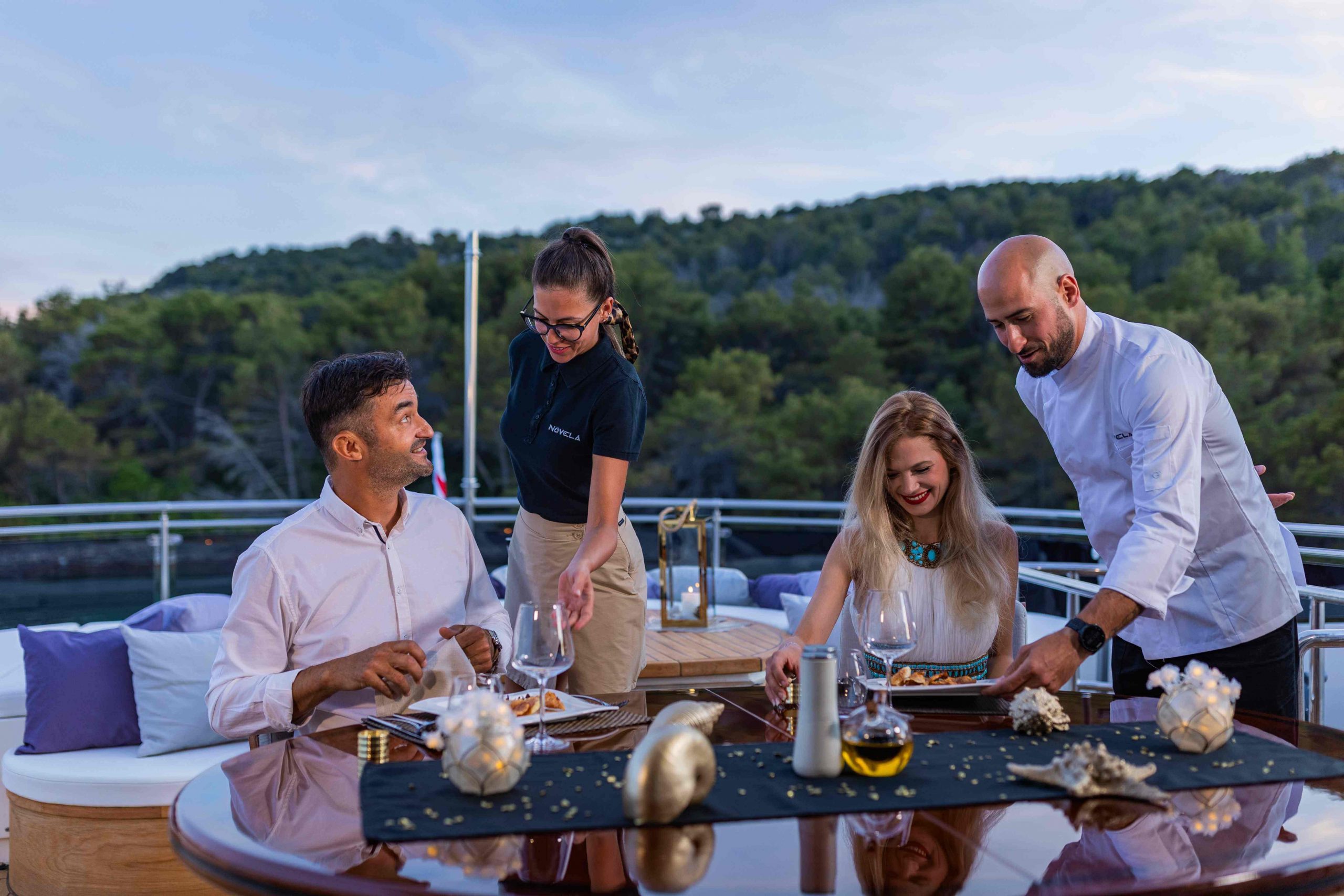 yacht dining experience