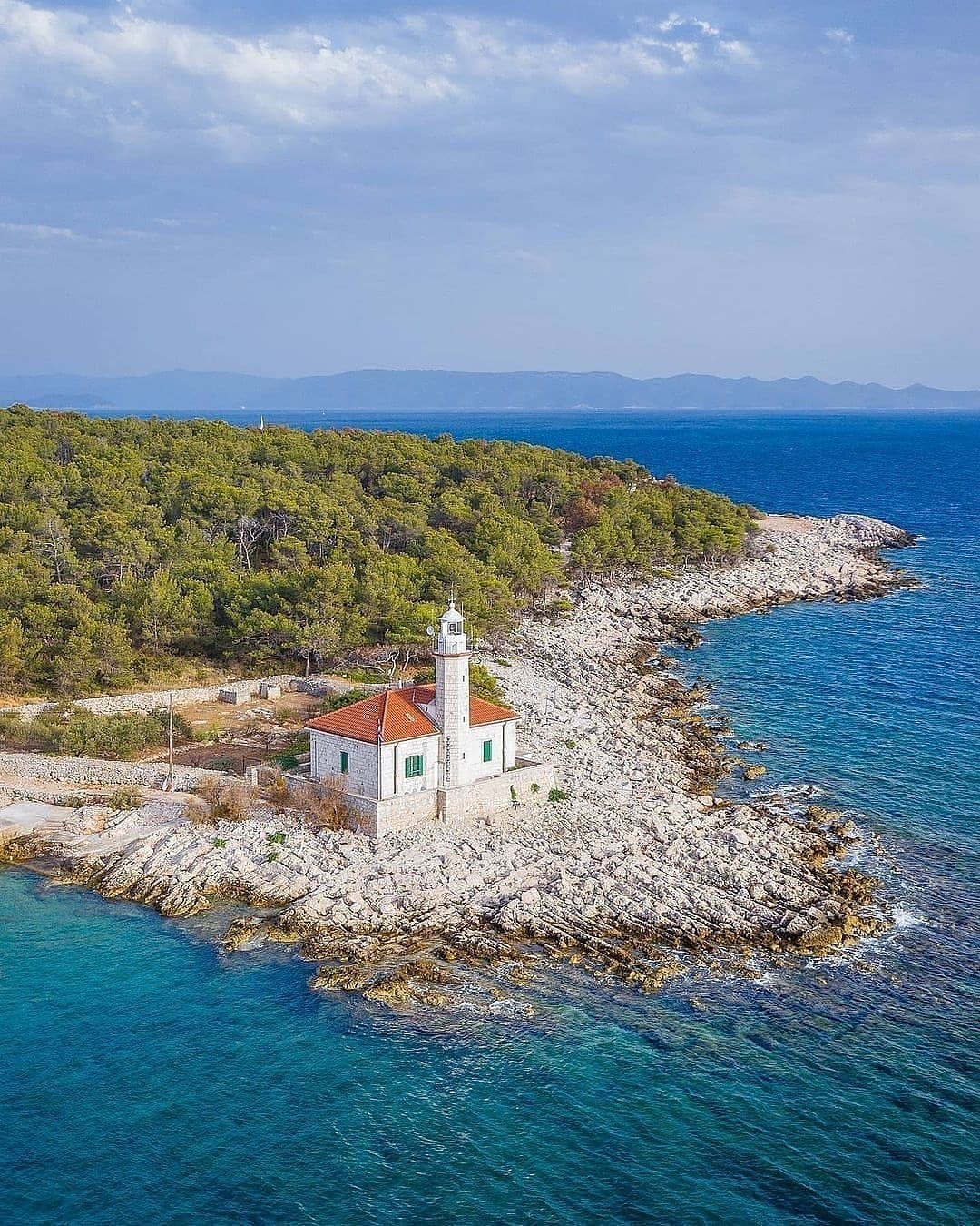 Yacht Charter in Brač lighthouse on brač island