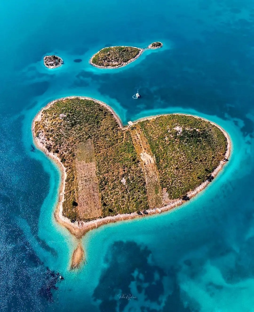 Yacht Charter in Zadar Galešnjak Island of love Beyonce Bday