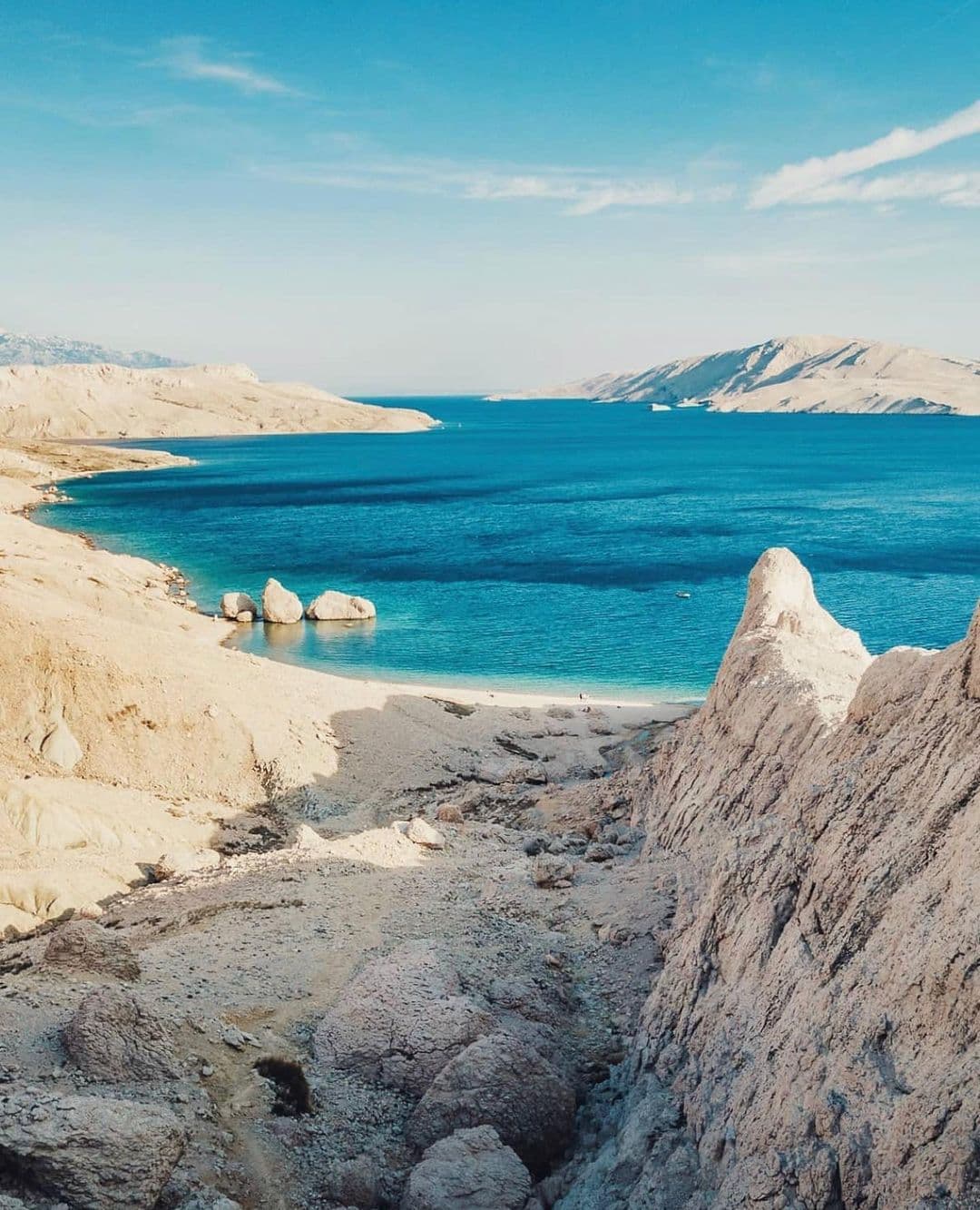 yacht charter in cres the island of pag