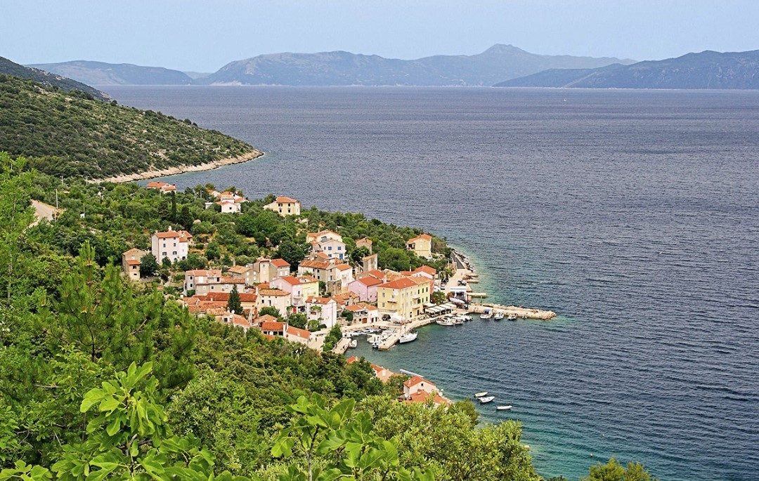 Yacht charter in cres valun village