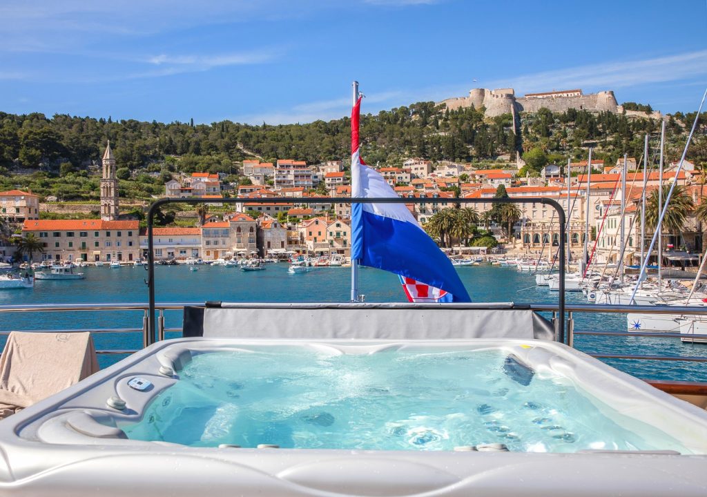 freedom-yacht-charter-superyachts-croatia