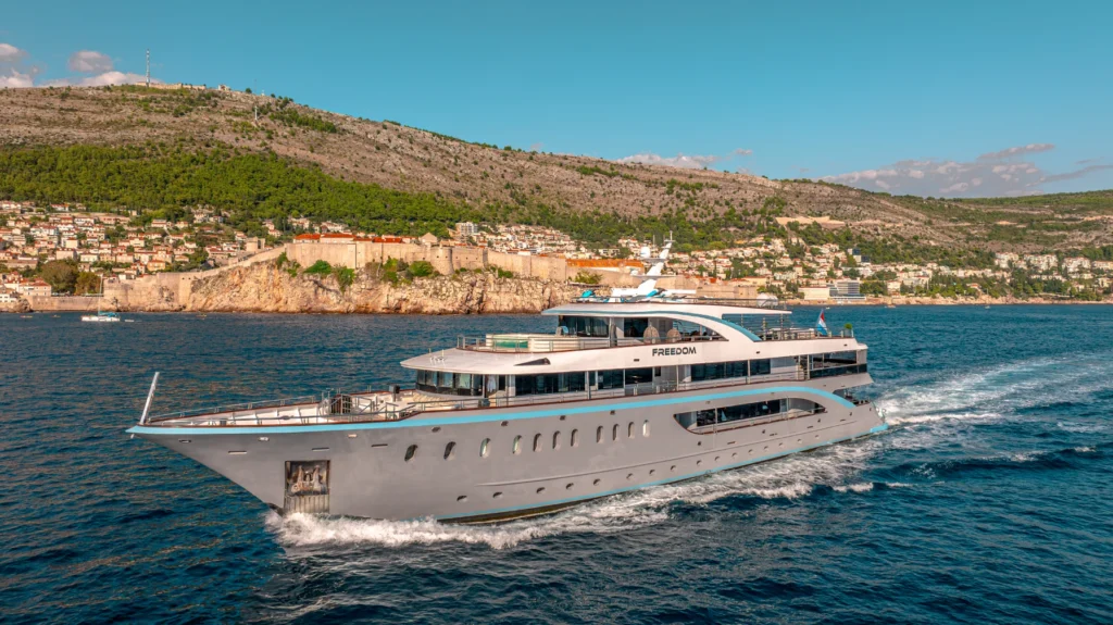 freedom yacht charter exterior