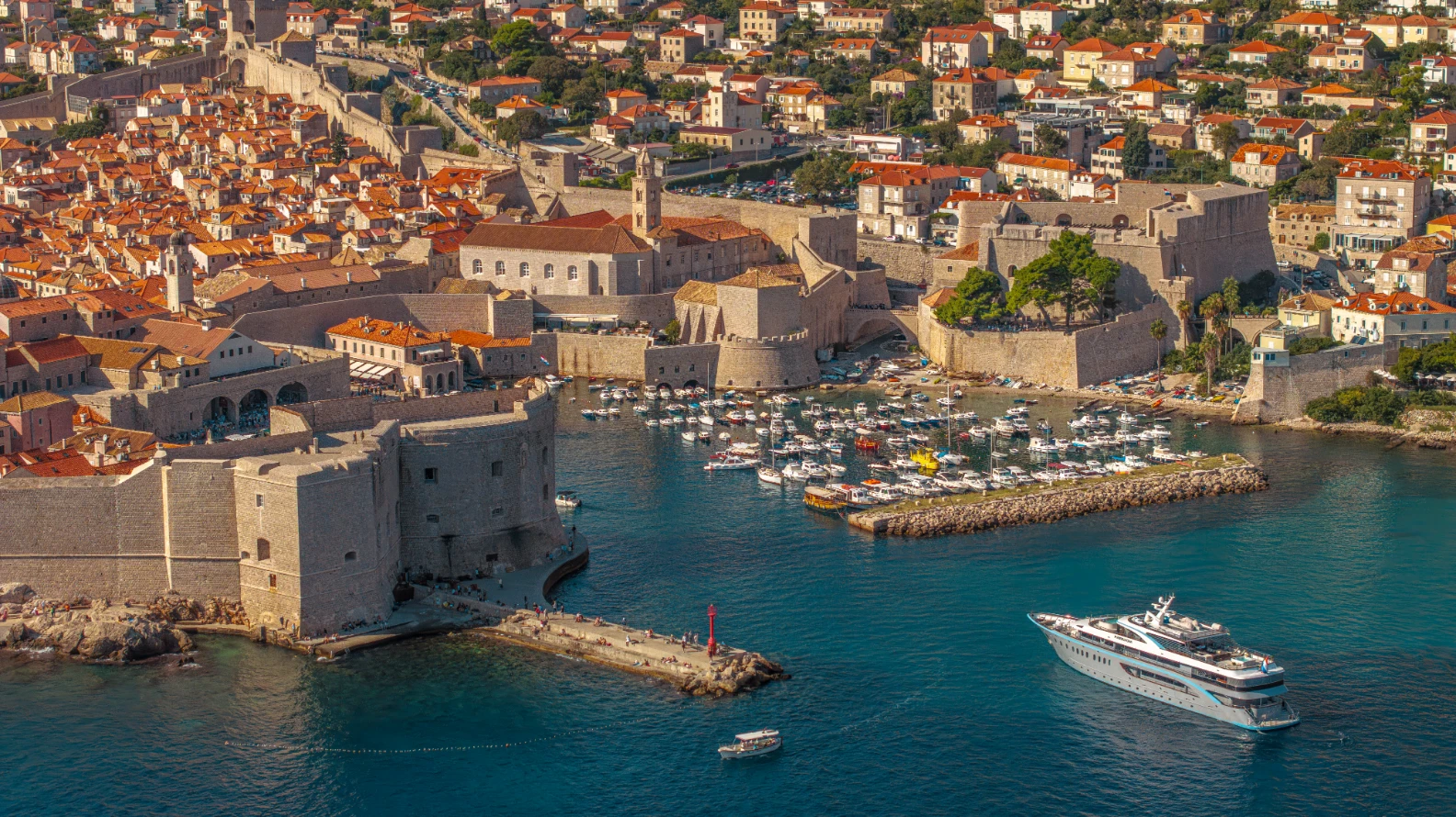 freedom yacht charter exterior