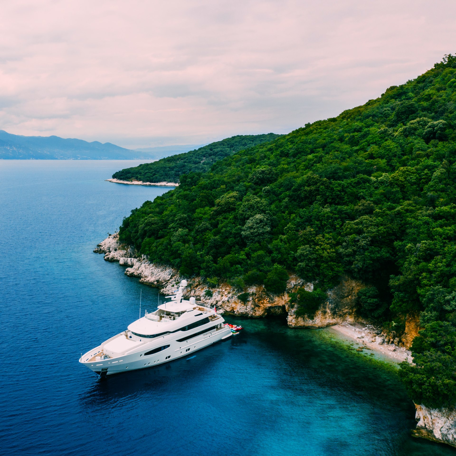 yacht charter support secluded spot in croatia