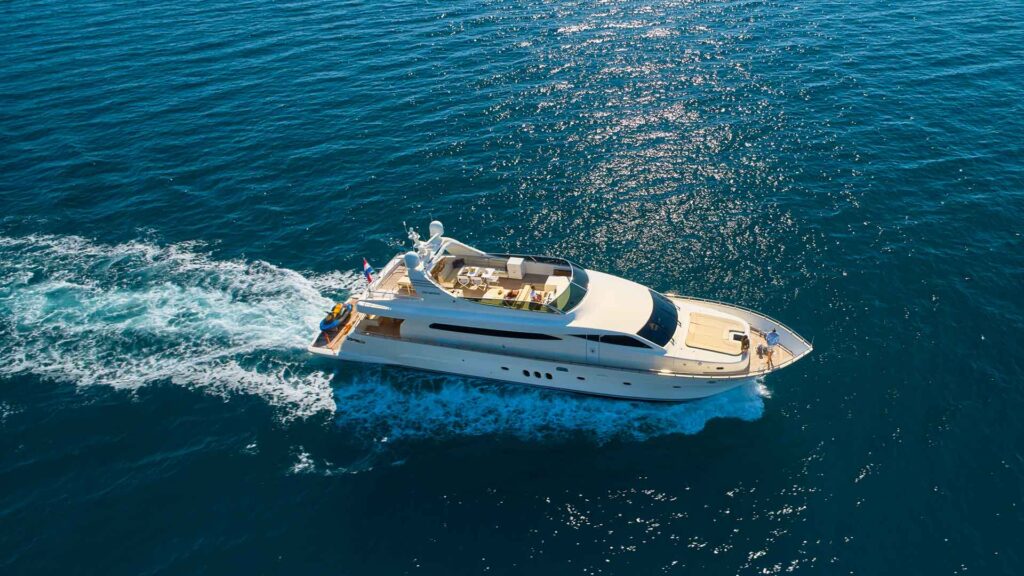 karisma yacht from aft to front
