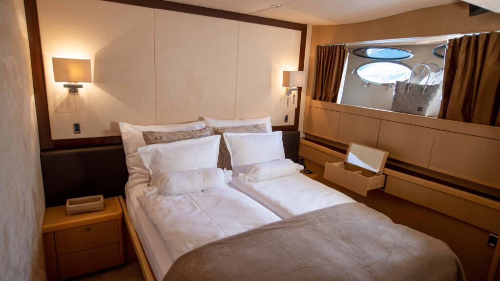 insieme yacht charter second double cabin
