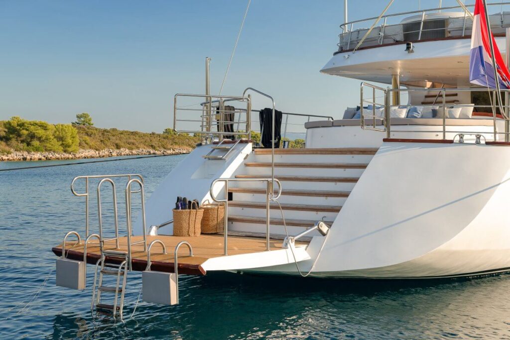 hydraulic swimming platform lady gita yacht charter