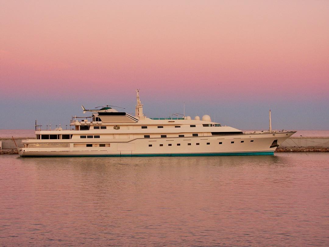 superyacht nabila from benetti yacht shipyard