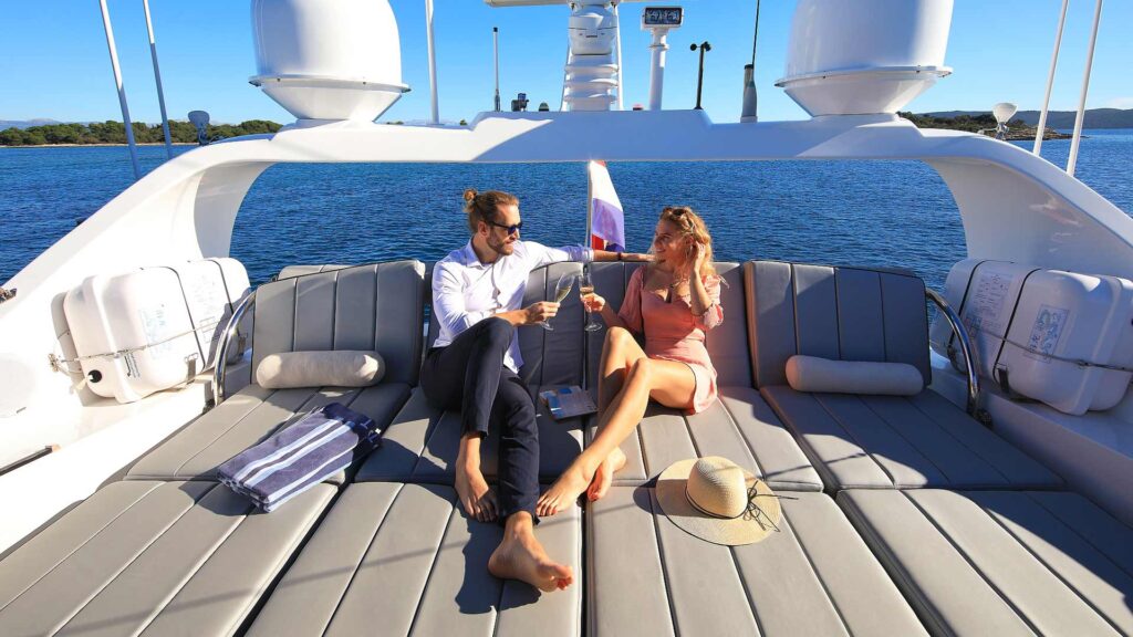hope i yacht charter flybridge sun pads