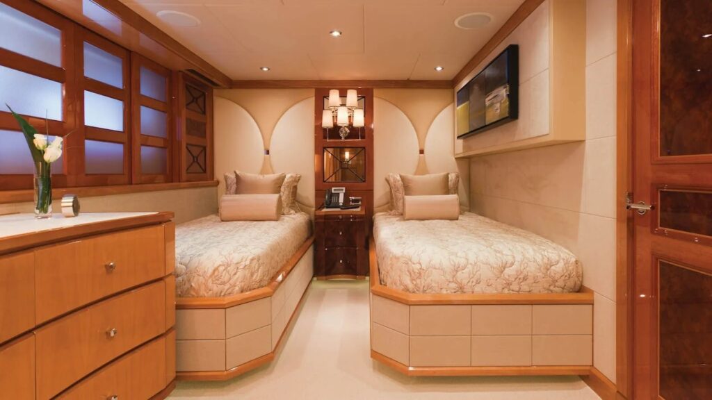 impromptu yacht charter twin cabin