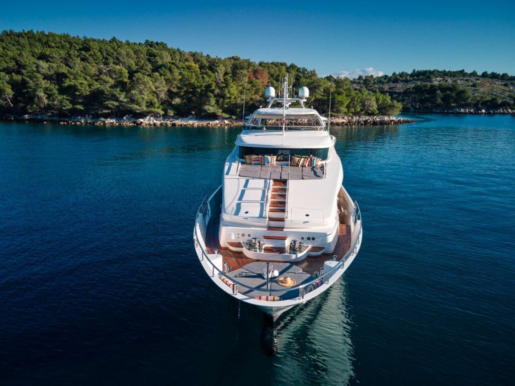 ocean drive yacht charter bow area