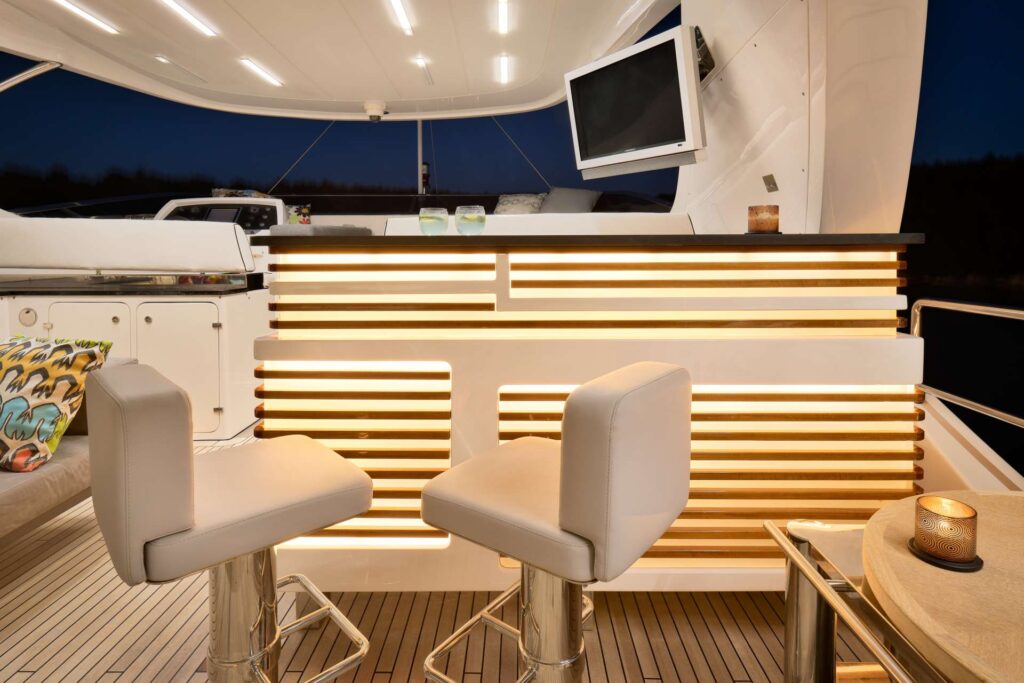 ocean drive yacht charter flybridge bar
