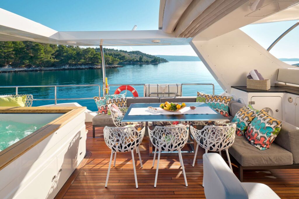 ocean drive yacht charter flybridge dining