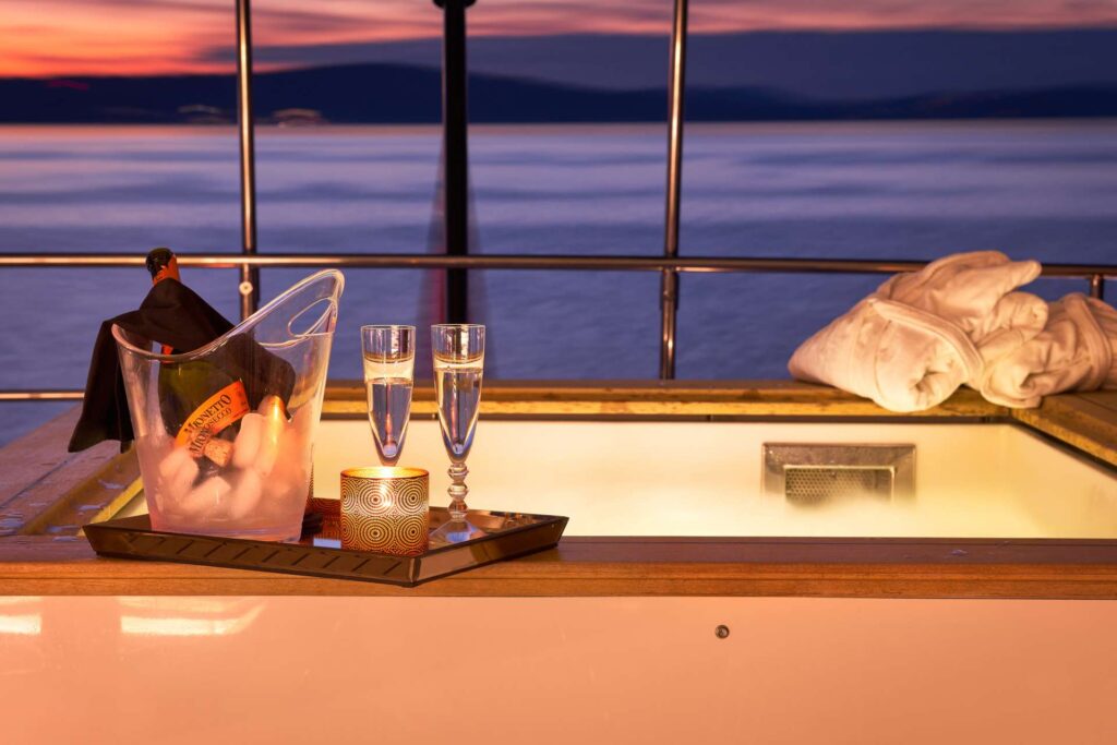 ocean drive yacht charter jacuzzi & champagne