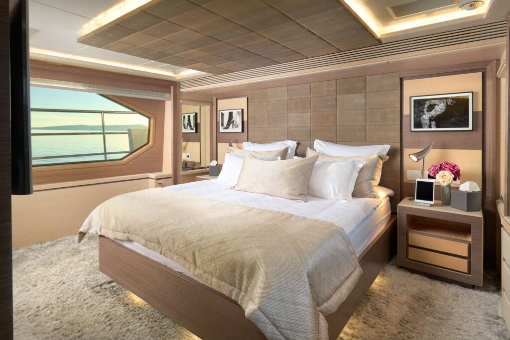 ocean drive yacht charter master suite