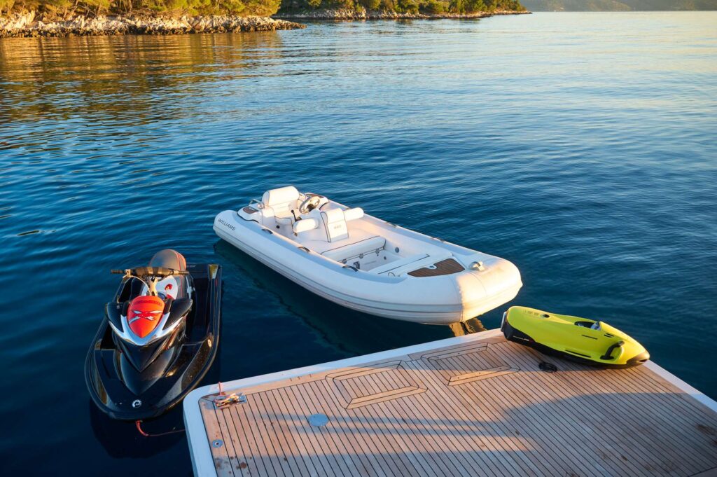 ocean drive yacht charter swimming platform