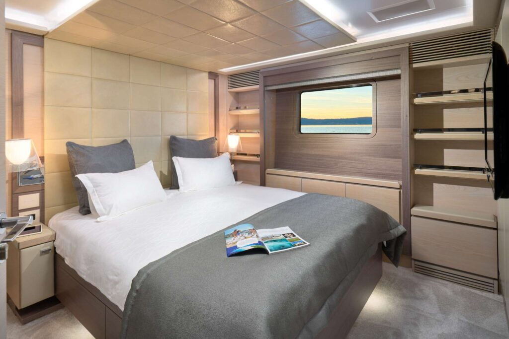 ocean drive yacht charter vip stateroom