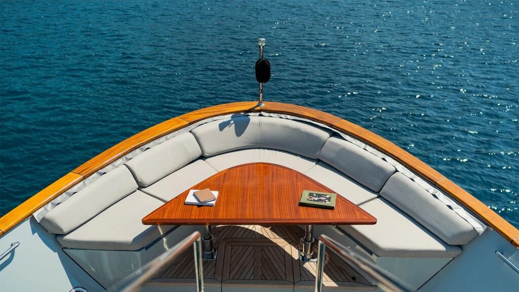 valentina ii yacht charter bow