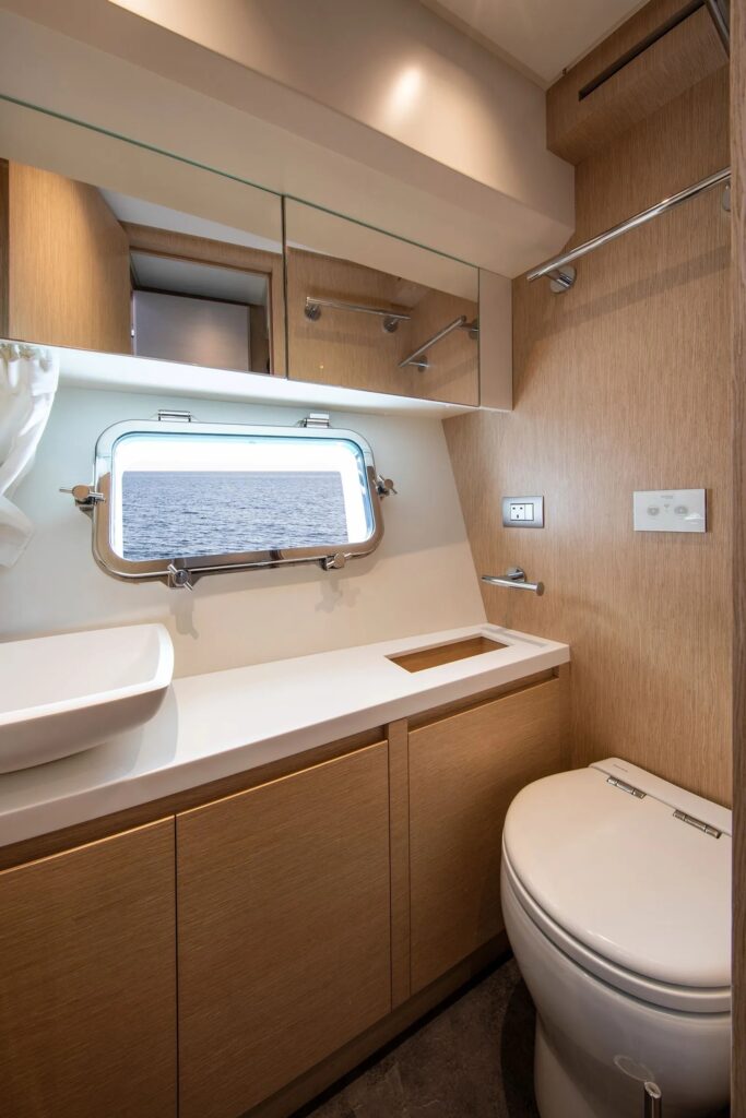 balance yacht charter bunk bed cabin en suite