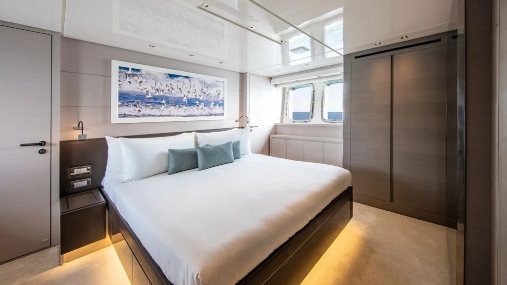 balance yacht charter master suite