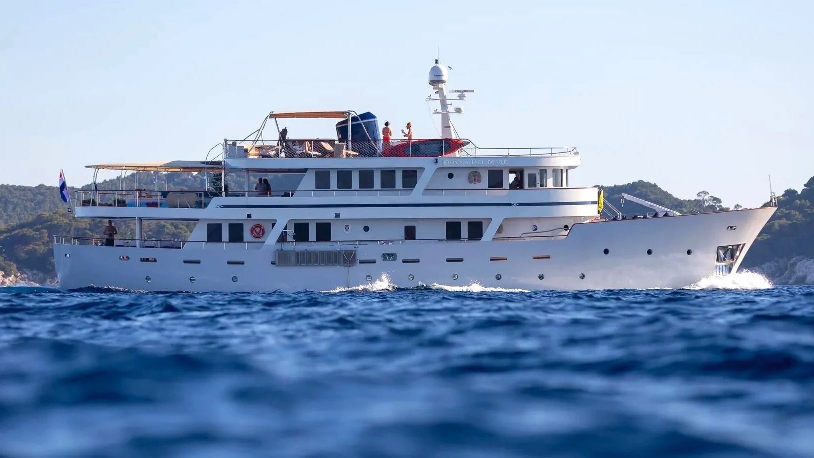 donna del mare yacht charter cover photo