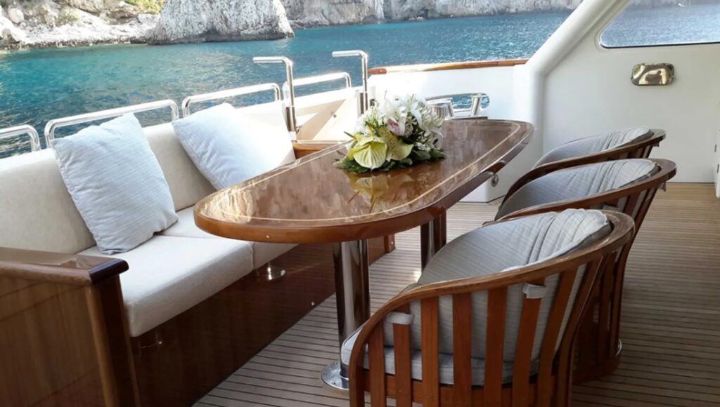 ladyship yacht charter main deck aft