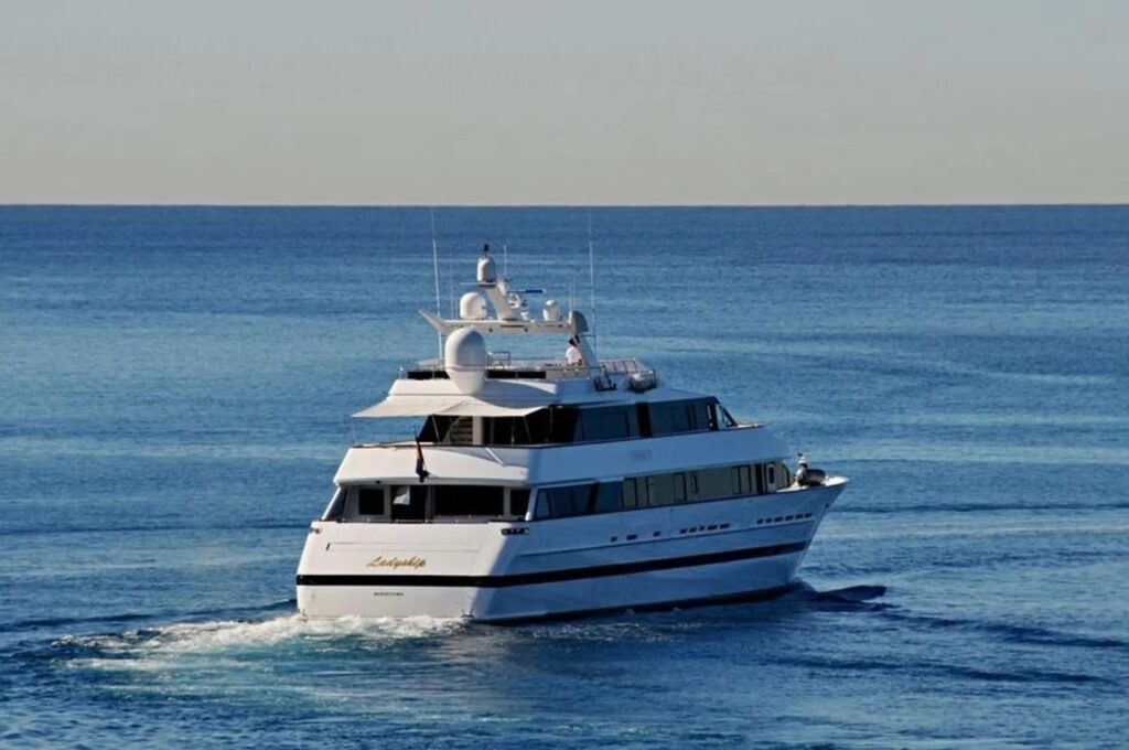 ladyship yacht charter rear view cruising
