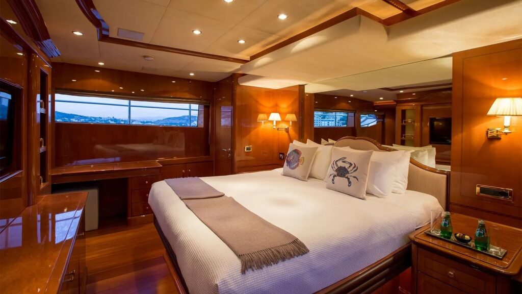 Rebecca V yacht charter master suite