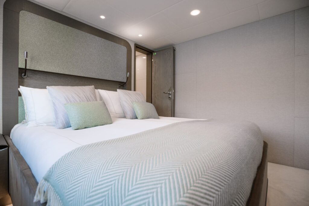 vivaldi yacht charter double cabin