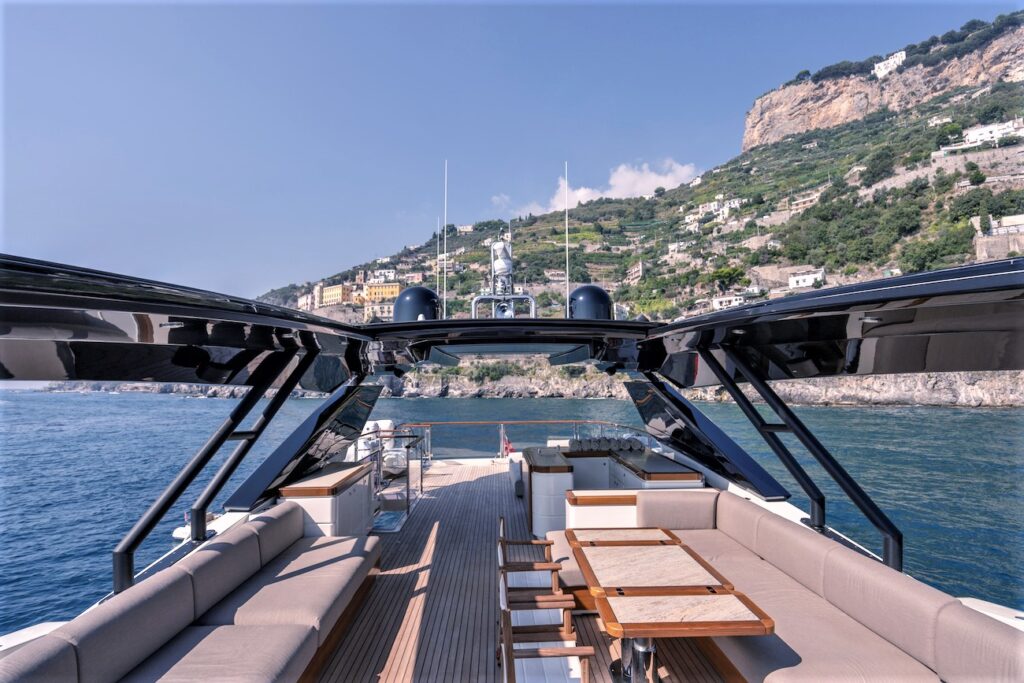 vivaldi yacht charter sundeck with open roof