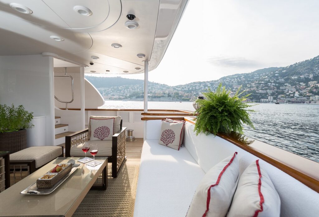 main deck aft bina yacht charter