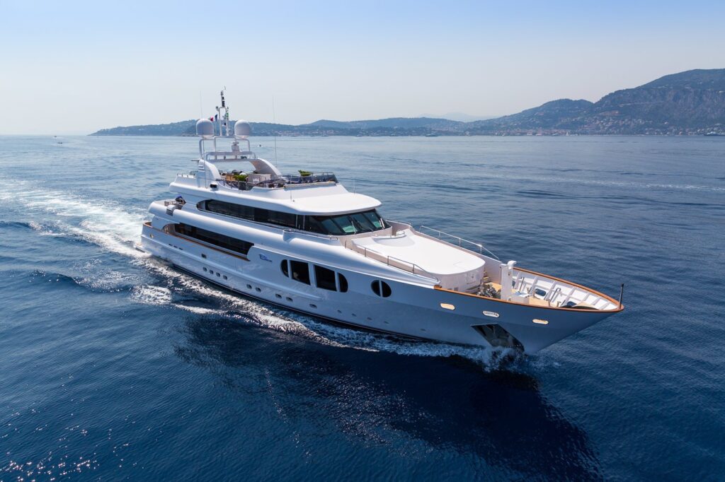bina yacht charter cruising in croatia