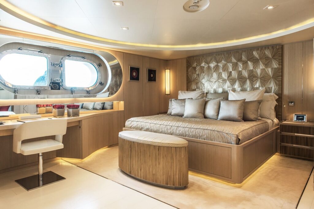 light holic yacht double cabin with a bed,vanity desk, bed-end stool