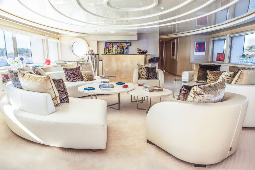 sofas & sofa chairs in the yacht sky lounge