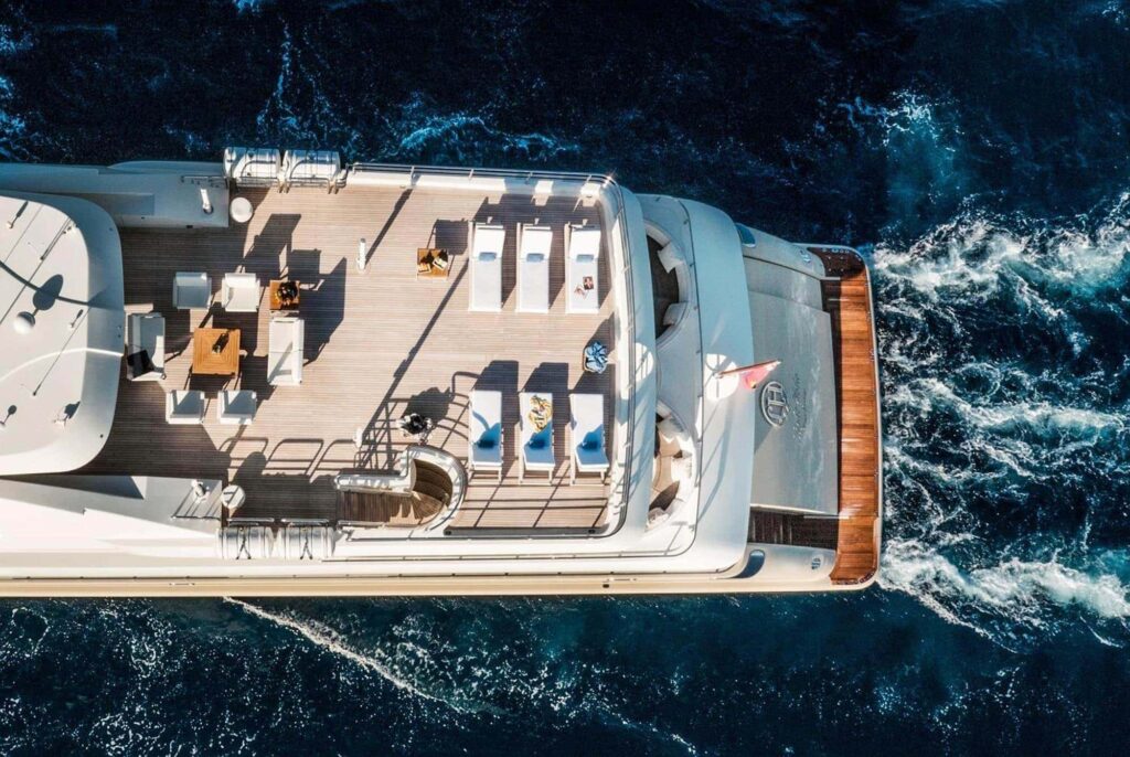 light holic yacht view from above rear view