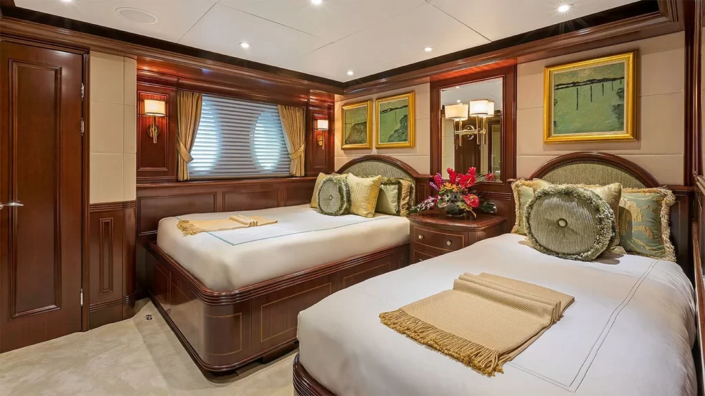 loon yacht charter triple cabin port side