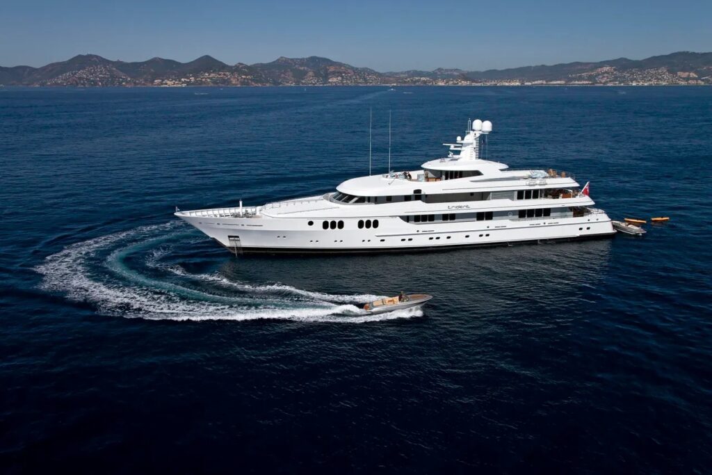 trident yacht charter at the open sea