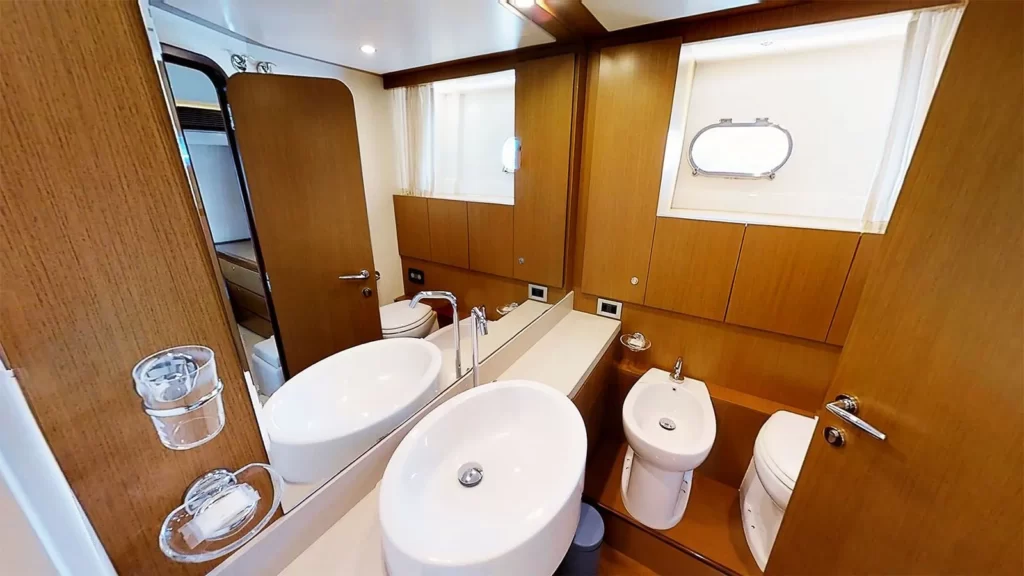 amy yacht charter en suite bathroom