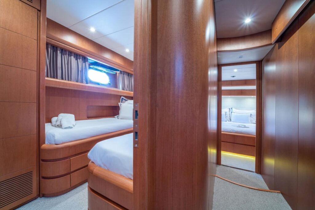 jantar yacht charter lower deck hallway