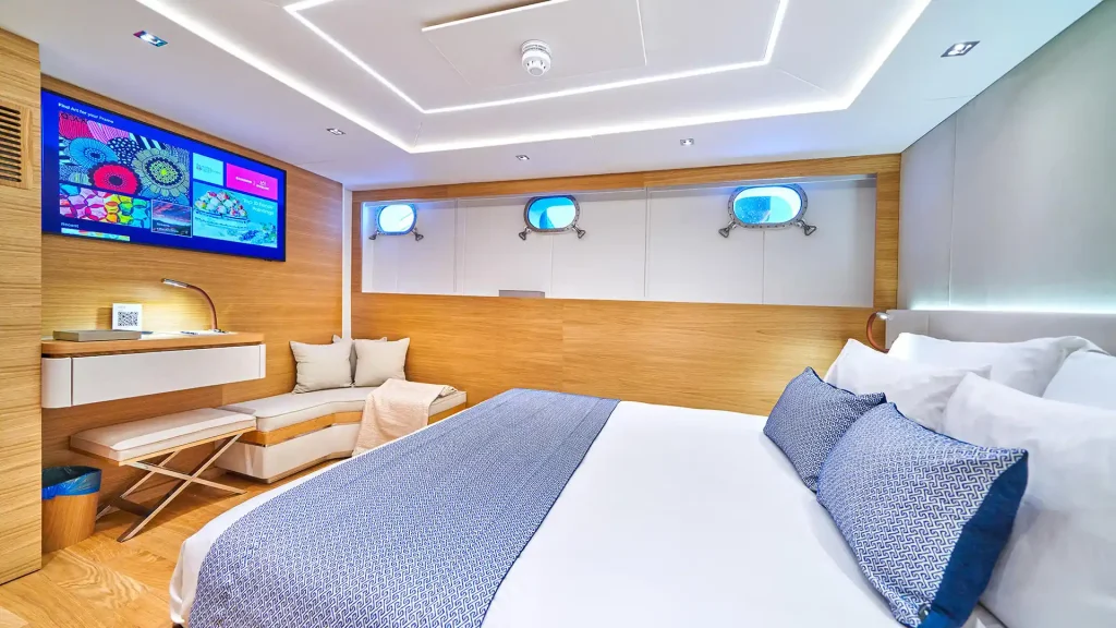 argo yacht charter double cabin