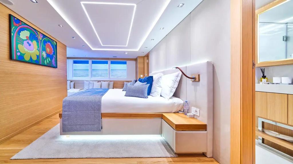 argo yacht charter master suite view