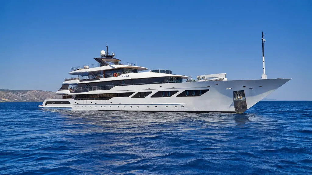 argo yacht charter side view