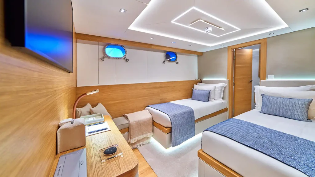 argo yacht charter twin cabin