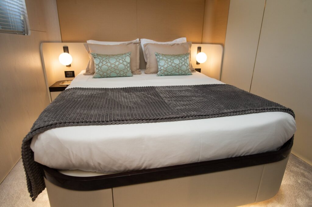 prewi yacht charter guest double cabin