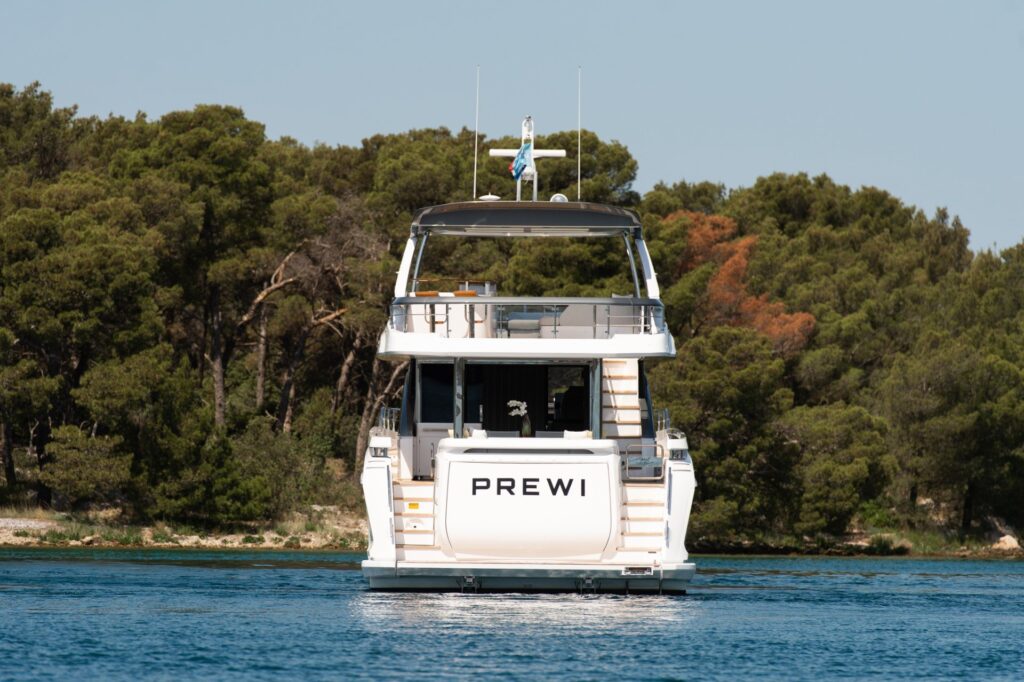 prewi yacht charter rear view