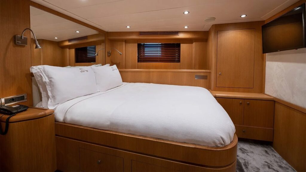 bandido yacht charter double cabin