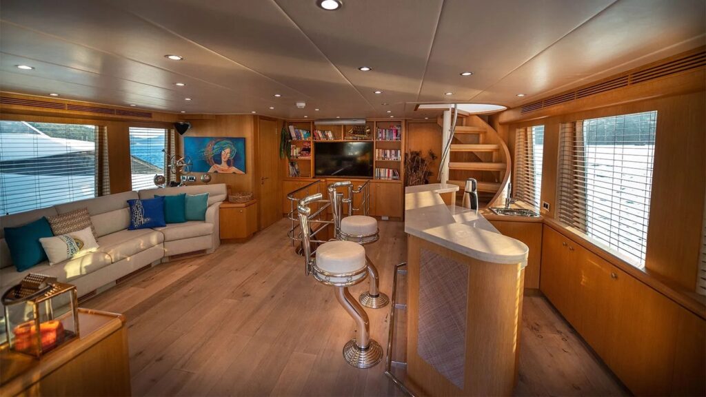 bandido yacht charter sky lounge area