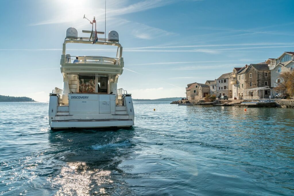 discovery yacht charter rear view