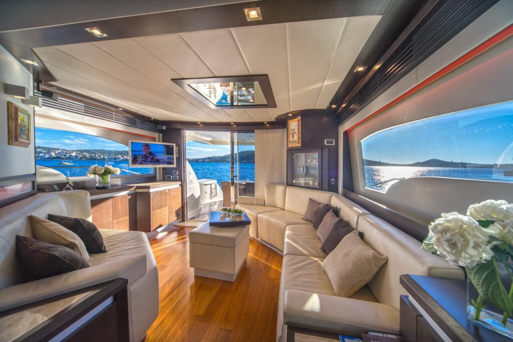 discovery yacht charter salon view